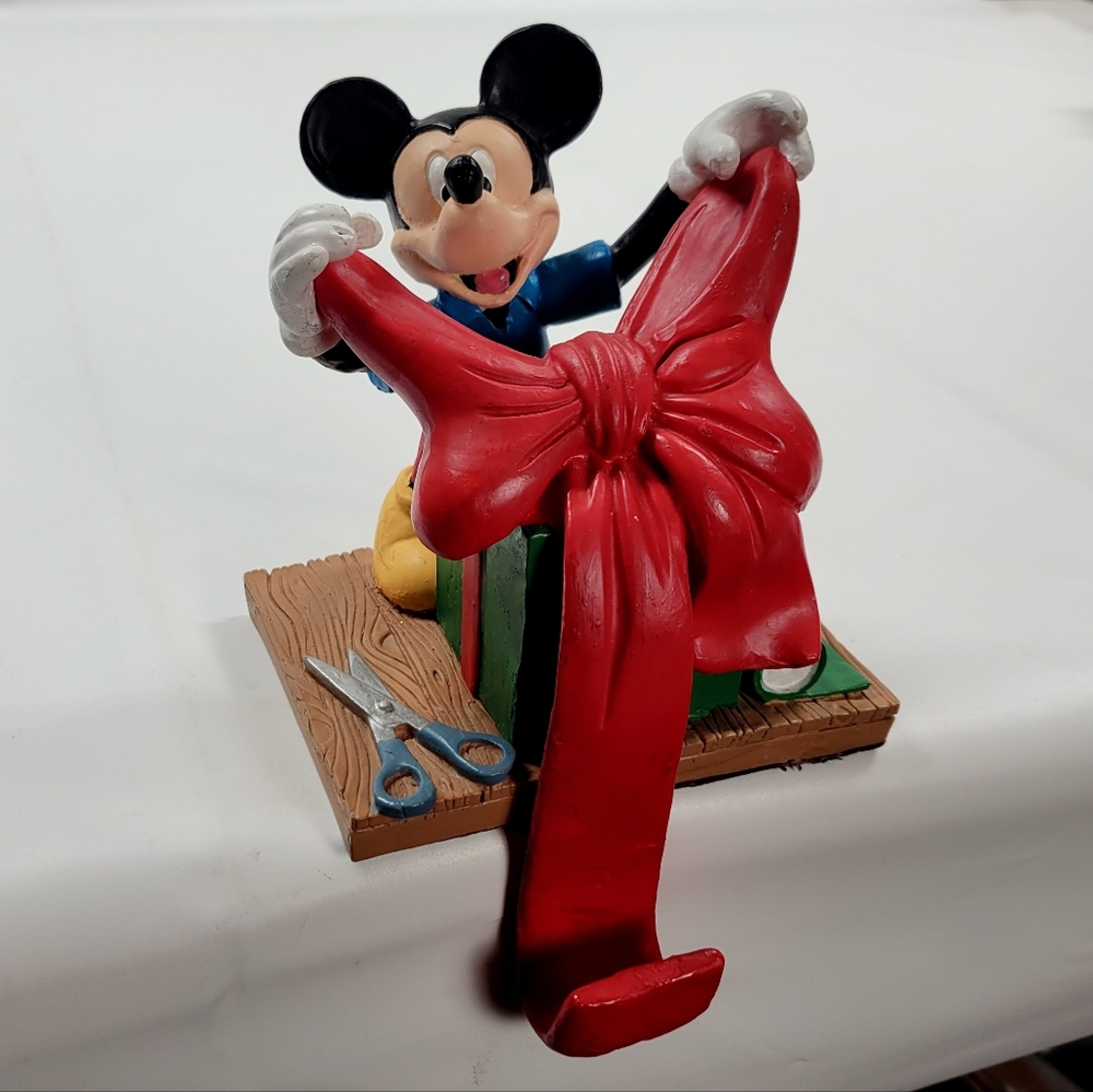 DISNEY 1996 Mickey Mouse Unlimited Santa's Best Christmas Stocking Holder